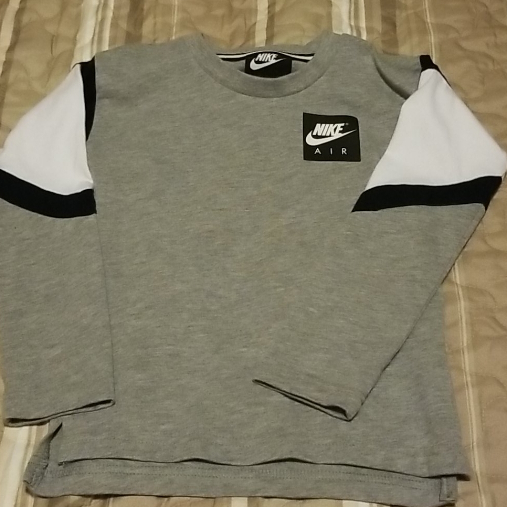 Nike crew neck tshirt